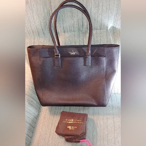 Kate Spade New York leather purse. - Picture 3 of 15